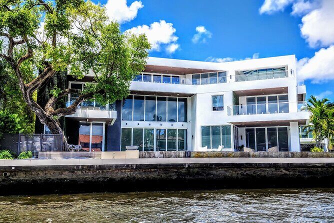 3 hours - Fort Lauderdale Scenic Boat Tour - max 6 pax - Your boat and group size: shade, space, and a calmer ride