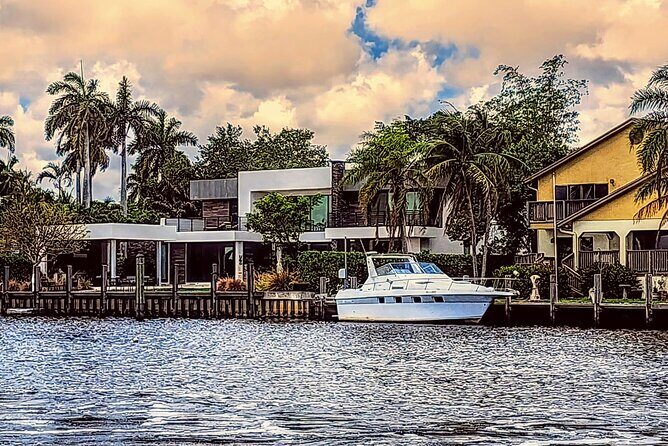 3 hours - Fort Lauderdale Scenic Boat Tour - max 6 pax - Price and value: $420 group rate plus the $105 captain fee
