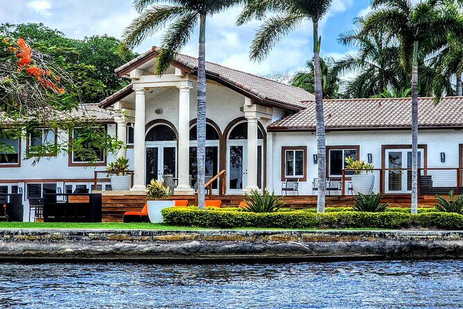 3 hours - Fort Lauderdale Scenic Boat Tour - max 6 pax - Captain stories you’ll actually care about (Franco and Daniel set the tone)