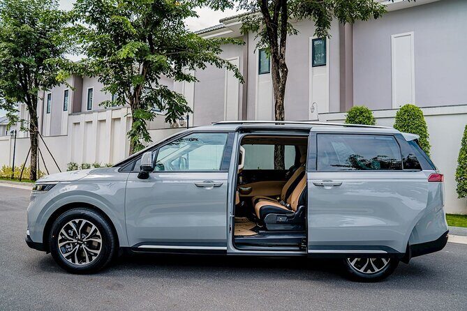 Fort Lauderdale: FLL Airport to City Centre | Port Everglades - Private Group Convenience: Just Your Party, Not a Shared Shuttle